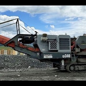 foto 46.5t crusher 400t/h mobil jaws Sandvik QJ340